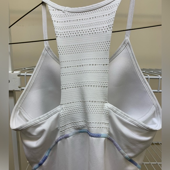 Wilson top! - Picture 3 of 3